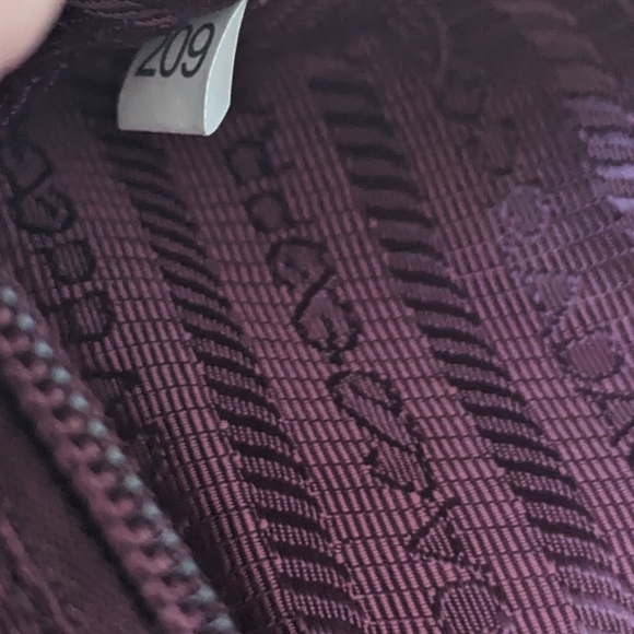 Prada Tessuto Nylon Bordeaux Handbag- Like New With No Tags - Picture 5 of 12